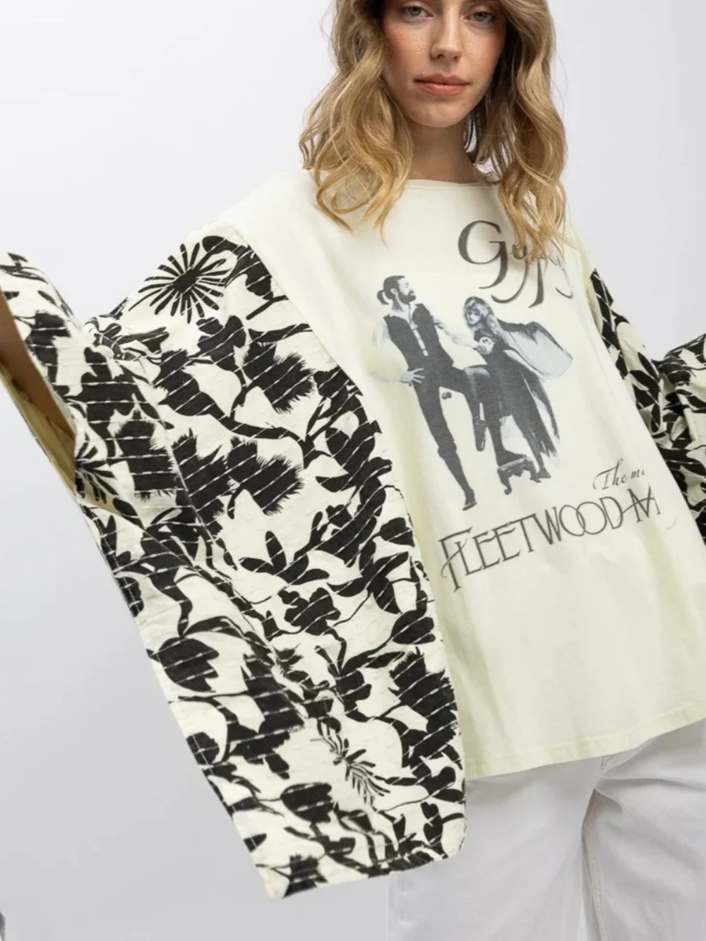 Fleetwood Mac Graphic Cream Tee with Black Floral Kimono Sleeves L/xl - Picture 1 of 6